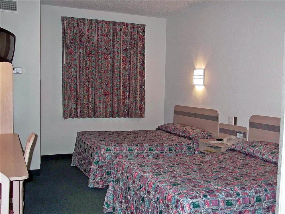 Red Lion Inn & Suites Butte Interior photo